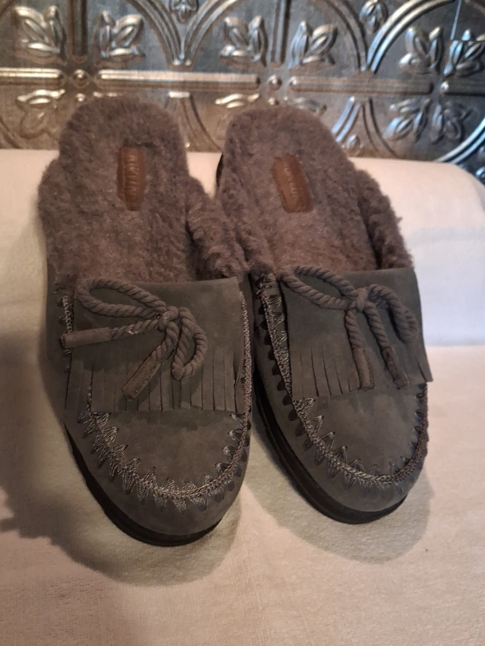 Muk Luks Gray Suede Fringe Bow Moccasin Ziggy Hollywood Mules Size 9-10